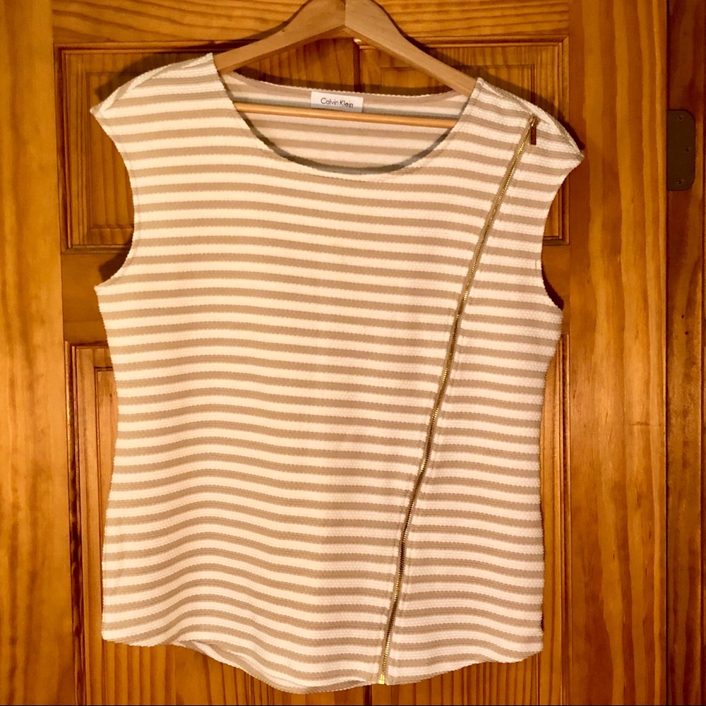 Calvin Klein Knit Top - Picture 2 of 5
